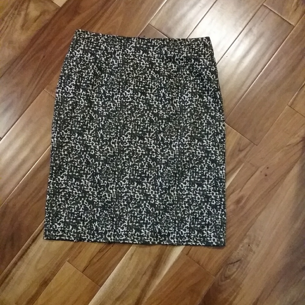 Ann Taylor Animal Print Skirt Size 4